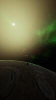 un grande racimo de asteroides cerca un desconocido planeta, vertical video