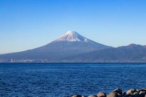 Monte Fuji cerca suruga costa en shizuoka amplio Disparo foto