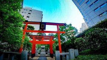 ginsekai inari santuario es un santuario situado en el esquina de Shinjuku parque torre, nishi-shinjuku, Shinjuku-ku, tokio, Japón. esta todo zona estaba el residencia de un cierto feudal señor durante el edo foto