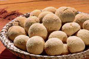 pan de maíz, un clásico brasileño bocadillo hecho con maíz foto