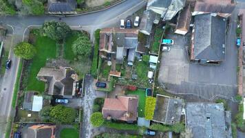 alto ángulo imágenes de central leighton zopilote pueblo de Inglaterra Reino Unido. marzo 29, 2024 video