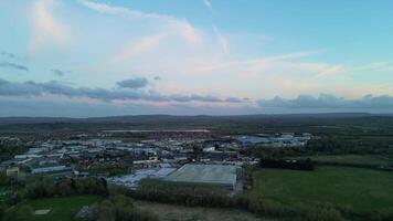 alto ángulo ver de central leighton zopilote céntrico de Inglaterra Reino Unido. marzo 29, 2024 video