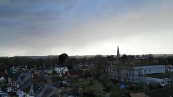 alto ángulo imágenes de central leighton zopilote pueblo de Inglaterra Reino Unido. marzo 29, 2024 video