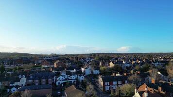 alto ángulo ver de central leighton zopilote céntrico de Inglaterra Reino Unido. marzo 29, 2024 video