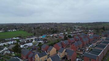 alto angolo metraggio di centrale borehamwood Londra città di Inghilterra UK. aprile 4°, 2024 video