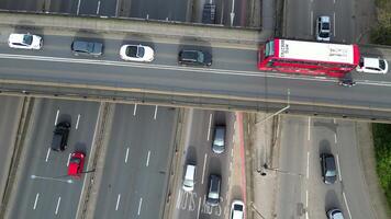 schön Antenne Aufnahmen von Westen brent Kreuz London Stadt und der Verkehr von England vereinigt Königreich. April 12., 2024 video