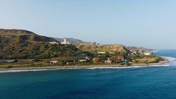 il Capo spartivento faro e costa nel calabria nel luce del giorno video