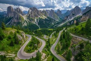 ai generado serpentina montaña la carretera devanado mediante lozano verde bosque foto