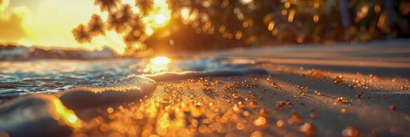 ai generado un asombroso panorámico ver de un playa como el puesta de sol yesos un dorado resplandor en el aguas borde, con espumoso arena. foto