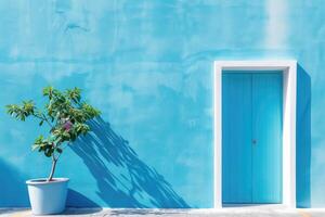 azul frente puerta con plantas, fachada de un moderno edificio con moderno puerta. foto