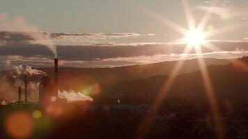 industriell Fabrik Sonnenuntergang Rauch Verschmutzung Zeitraffer 4k video