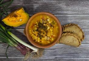 carne empanadas y del Norte locro, argentino tradicion en nacional dias foto