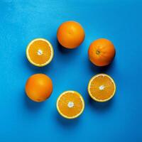 un grupo de naranjas arreglado en un circulo foto