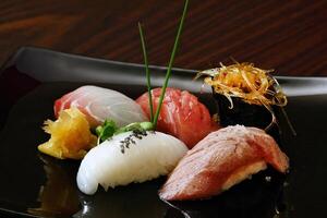 sashimi, clásico dedo comida desde japonés cocina foto