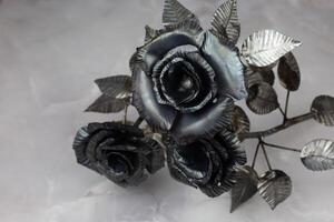 Metal roses decoration for the world holiday rose day photo