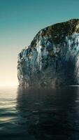 Fjordberge mit Felsen in Norwegen video