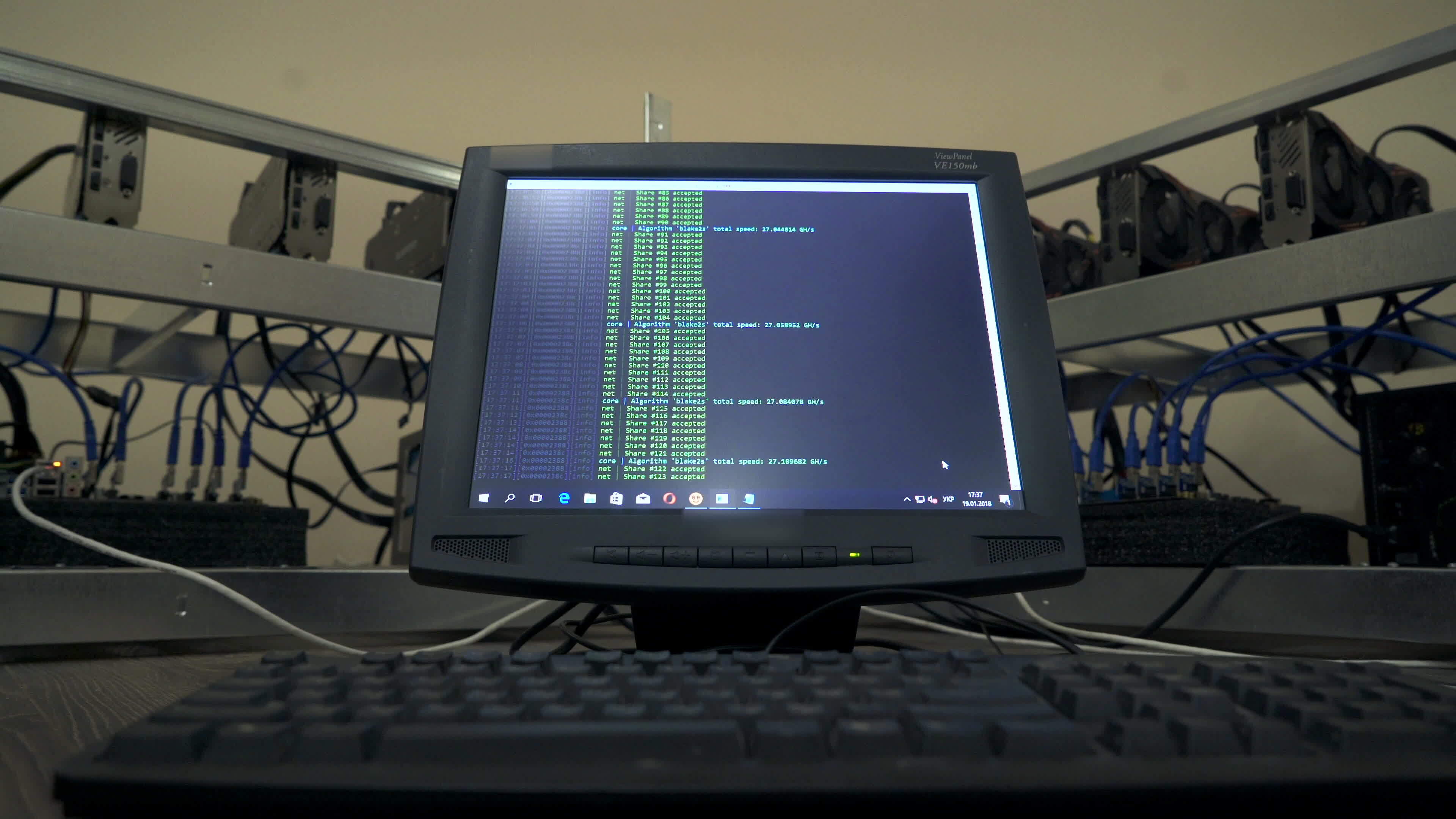 Crypto currency. Farm with cards. Bitcoin. 43228673 Stock Video at Vecteezy