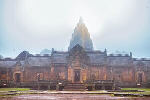 paisaje histórico parque. el antiguo templo ese regalos humanos es situado en de tailandia histórico ciudad. mundo herencia. foto