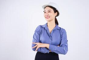 foto de joven asiático mujer de negocios en blanco antecedentes