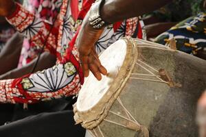 plays the drums photo