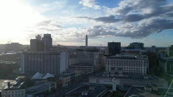 aéreo ver de central Birmingham ciudad de Inglaterra durante puesta de sol. Inglaterra unido Reino. marzo 30, 2024 video