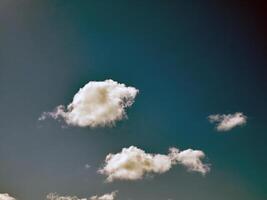 verano nubes en el cielo antecedentes foto