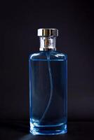 transparente azul botella perfume aislado negro antecedentes para burlarse de arriba diseño foto