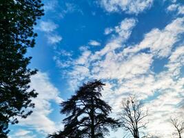 hermosa cielo y nubes terminado Oxford ciudad de Inglaterra Reino Unido foto