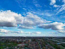 alto ángulo ver de residencial distrito a Birmingham ciudad de Inglaterra unido Reino, marzo 30, 2024 foto