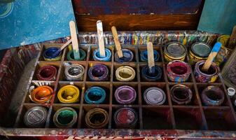 abrió latas de pintar foto