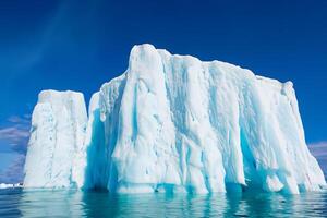 majestuoso hielo acantilados coronado por un frio atmósfera, enmarcado por el hermosa mar y cielo, prestidigitación un armonioso panorama de de la naturaleza glacial grandeza y oceánico esplendor foto