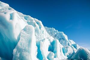 majestuoso hielo acantilados coronado por un frio atmósfera, enmarcado por el hermosa mar y cielo, prestidigitación un armonioso panorama de de la naturaleza glacial grandeza y oceánico esplendor foto