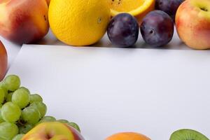 tarjeta y blanco papel Bosquejo armonizado con Fresco fruta, elaboración un visual sinfonía de ingenioso diseño y culinario deleitar, dónde saludable ingredientes unir en un banquete de vibrante imágenes foto