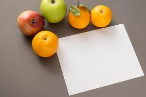 tarjeta y blanco papel Bosquejo armonizado con Fresco fruta, elaboración un visual sinfonía de ingenioso diseño y culinario deleitar, dónde saludable ingredientes unir en un banquete de vibrante imágenes foto