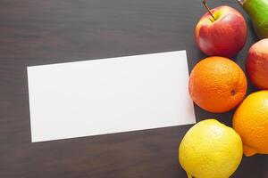 tarjeta y blanco papel Bosquejo armonizado con Fresco fruta, elaboración un visual sinfonía de ingenioso diseño y culinario deleitar, dónde saludable ingredientes unir en un banquete de vibrante imágenes foto