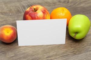 tarjeta y blanco papel Bosquejo armonizado con Fresco fruta, elaboración un visual sinfonía de ingenioso diseño y culinario deleitar, dónde saludable ingredientes unir en un banquete de vibrante imágenes foto