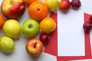 tarjeta y blanco papel Bosquejo armonizado con Fresco fruta, elaboración un visual sinfonía de ingenioso diseño y culinario deleitar, dónde saludable ingredientes unir en un banquete de vibrante imágenes foto