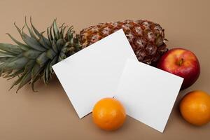 tarjeta y blanco papel Bosquejo armonizado con Fresco fruta, elaboración un visual sinfonía de ingenioso diseño y culinario deleitar, dónde saludable ingredientes unir en un banquete de vibrante imágenes foto