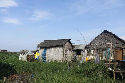 pueblo sobre pilotes aguegues en benin África foto