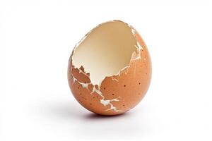 cáscara de huevo aislado en blanco antecedentes .. foto