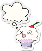 cupcake de desenho animado e balão de pensamento como um adesivo impresso png