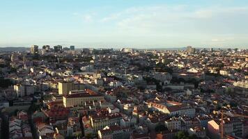 aéreo panorâmico Visão do centro da cidade do Lisboa Portugal video