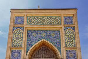 ulugbek astronómico observatorio en un tiempo de día en samarcanda, uzbeksitán. foto