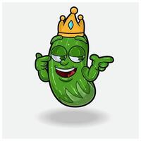 Pepino Fruta corona mascota personaje dibujos animados con presumido expresión. vector