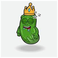 Pepino Fruta corona mascota personaje dibujos animados con dormir expresión. vector