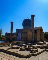 samarcanda, Uzbekistán - septiembre 27, 2023 gur-emir mausoleo de tamerlán en un tiempo de día, samarcanda, uzbekistán foto