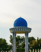 Taskent, Uzbekistán - septiembre 29, 2023 monumento de el museo en memoria de víctimas de represión y fuentes en Taskent, uzbekistán foto