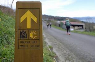 firmar en el camino del norte a lo largo el del Norte costa de España foto