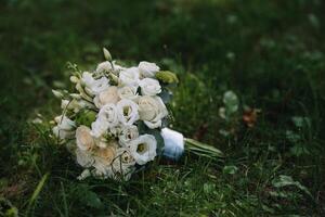 beautiful modern wedding bouquet photo
