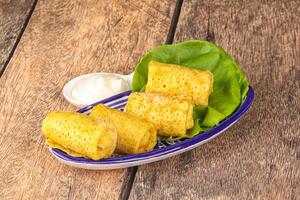 relleno panqueques con crema salsa foto